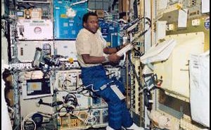 Wnętrze modułu SPACEHAB - zdjęcie wykonane około 16-18 stycznia 2003. Credits - NASA.