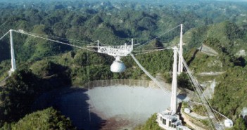 Radioteleskop Arecibo / courtesy of the NAIC - Arecibo Observatory, a facility of the NSF