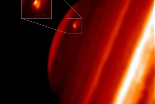 Miejsce impastu na obrazie z teleskopu Keck II. Cred Paul Kalas (UCB), Michael Fitzgerald (LLNL/UCLA), Franck Marchis (SETI Institute/UCB), James Graham (UCB)