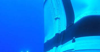 Podwodne zdjęcie pierszego stopnia w okolicy Aft Booster i Afte Center, credits: NASA