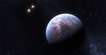 Wizja artystyczna GJ 667C b, w oddali widoczne dwie gwiazdy towarzyszące (ESO)