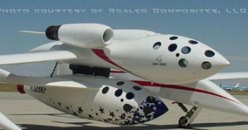 White Knight i podczepiony SpaceShipOne / Credits - Scaled Composites