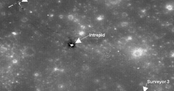 Zdjęcie przedstawiające obszar lądowania Apollo 12, credits: NASA