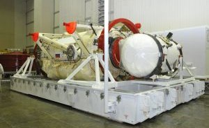 MRM-1 przed wysyłką na Florydę, po prawej widoczna śluza dla MLM / Credits: Energia