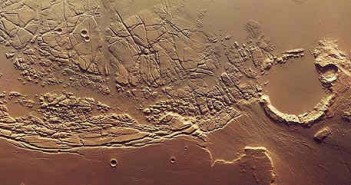 Kasei Valles oraz Sacra Fossae na obrazie uzyskanym przez Mars Express credits: ESA / DLR / FU Berlin (G. Neukum)