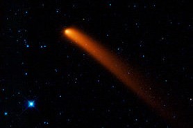 Obraz komety uzyskany w zakresie podczerwieni przez teleskop WISE, credit: NASA/JPL-Caltech/UCLA