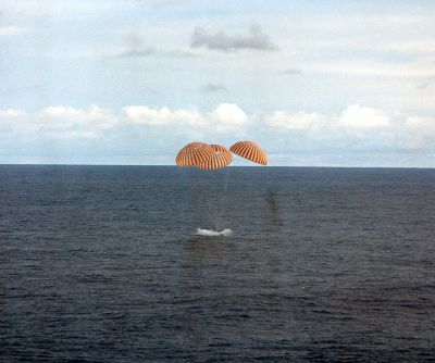 Koniec misji Apollo 13 / Credits - NASA