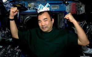 Soichi Noguchi obchodzi urodziny na pokładzie ISS - 15 kwietnia 2010 / Credits - Astro_Soichi (czyli Soichi Noguchi)