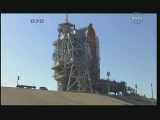 Godzina 23:48 CEST - odsuwanie RSS od promu / Credits - NASA TV
