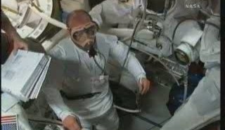Przygotowania do EVA-3 / Credits - NASA TV