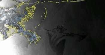 Wielka plama ropy na Zatoce Meksykańskiej widziana 'oczami' europejskiego satelity Envisat / Credits: ESA