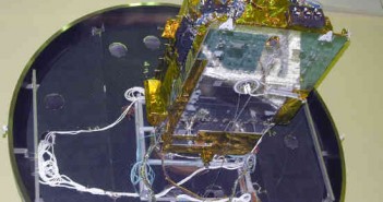 Satelita Hylas opuszcza komorę testową (ESA)