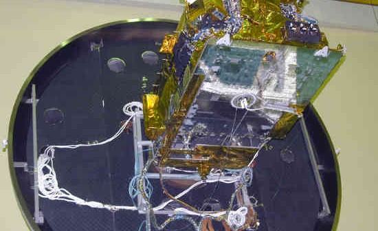 Satelita Hylas opuszcza komorę testową (ESA)