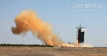 Start rakiety Chang Zheng 2D z satelitą Tian Hui 1 (Zhang Xiaoqi/MOD)