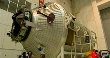 Stacja Tiangong 1 podczas budowy / credtis: CCTV