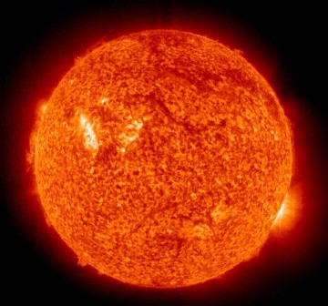 Słońce z dnia 1 sierpnia 2010 roku. Aktywny obszar 1092 jest jaśniejszy na tym obszarze / Credits - SOHO, ESA, NASA