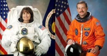 Odchodzący astronauci NASA. Po lewej: Linda Godwin, po prawej: Scott Altman