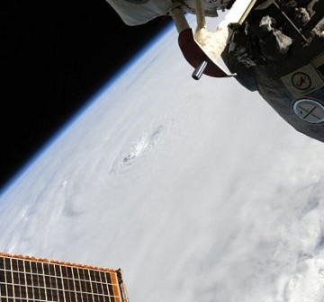 Huragan Earl widziany z pokładu ISS / Credits - NASA