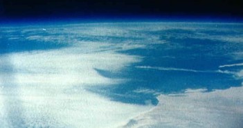 Zdjęcie Ziemi wykonane przez Carpentera w trakcie lotu Mercury-Atlas 7 (NASA/S62-03270)
