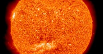 Wygląd Słońca w dniu 14 października 2010 roku / Credits - NASA, SDO