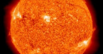 Widok Słońca w dniu 19 października 2010 roku - protuberancja jest widoczna po prawej stronie tego obrazu / Credits - SDO, NASA
