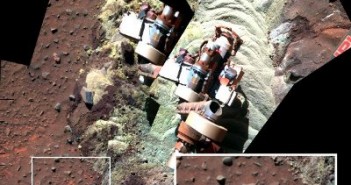 Badany przez łazik teren. Jasny materiał pochodzi z głębszych warstw. Czerwony materiał to warstwa powierzchniowa. / Credits - NASA/JPL-Caltech/Cornell University