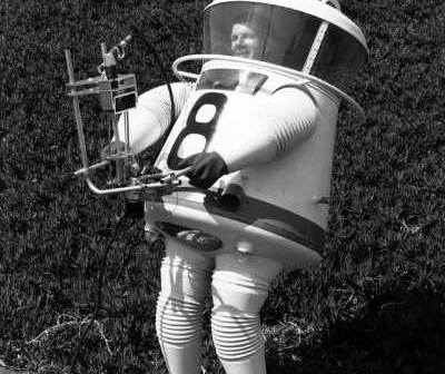 Hap Hazard w skafandrze swojego projektu (JPL/NASA)