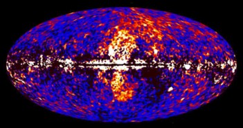 Obraz uzyskany dzięki danym zebranym przez obserwatorium orbitalne gamma - satelitę Fermi - ukazujące bąble promieniowania gamma (NASA/DOE/Fermi LAT/D. Finkbeiner at al.)