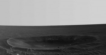 Krater Yankee Clipper / Credits: NASA-JPL