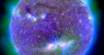 Moment rozbłysku uchwycony przez sondę SDO / Credits - NASA, SDO