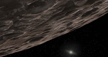 Wizja artystyczna obiektu z Pasa Kuipera; w oddali widoczne Słońce (NASA/JPL-Caltech/T. Pyle)