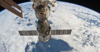 Sojuz TMA-19 zadokowany do ISS. Zdjęcie z 28 października 2010. / Credits - NASA