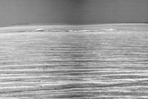 Kompozycja zdjęć wykonanych kamerą pancam przedstawiająca krawędź krateru Santa Maria (NASA)