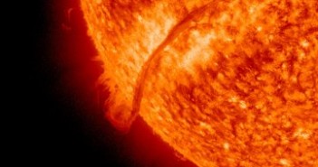 Widok protuberancji słonecznej w dniu 5 grudnia o godzinie 02:05 CET / Credits - NASA, SDO