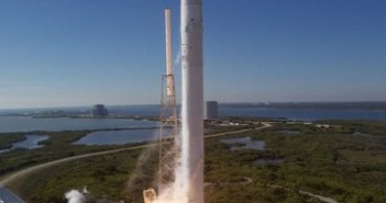 8 grudnia 2010 roku - start rakiety Falcon 9 i misji Dragon C1 / Credits - SpaceX, Chris Thompson