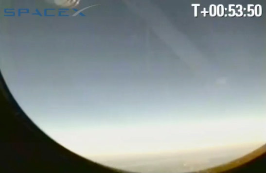 Widok z kamery zainstalowanej na pokładzie kapsuły Dragon (SpaceX)