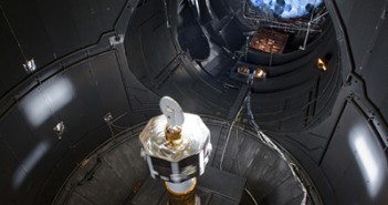 BepiColombo w trakcie testów termicznych / Credits: ESA