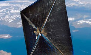 NanoSail-D z rozłożonym żaglem słonecznym / Credits: NASA