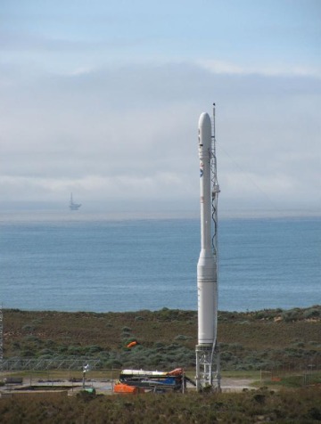 Rakieta Taurus XL oczekująca na start w misji satelity Glory (NASA/VAFB)