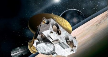 Wizja artystyczna sondy kosmicznej New Horizons w układzie Pluton - Charon (NASA)