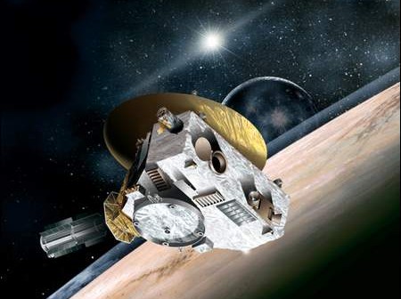 Wizja artystyczna sondy kosmicznej New Horizons w układzie Pluton - Charon (NASA)