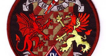 Patch misji NROL-27, napis 'NOS SUO CAELUM' można przetłumaczyć jako 'łączymy niebiosa' i jest to odwołanie do roli jaką ma pełnić nowy satelita w systemie SDS (Public Domain)