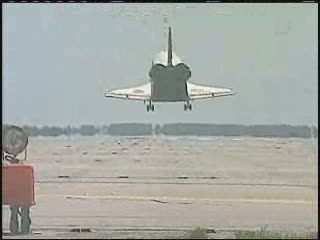 17:57 CET - tuż przed lądowaniem / Credits - NASA TV