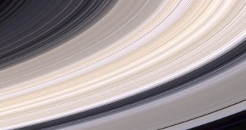 Pierścienie Saturna sfotografowane przez sondę kosmiczną Cassini (JPL/NASA)
