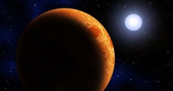 Astronomowie z CfA znaleźli parę białych karłów, które orbitują wokół siebie w 39 minut. W przeciągu milionów lat połączą się, tworząc nową gwiazdę, która spalać będzie hel / Credits: David A. Aguilar (CfA)