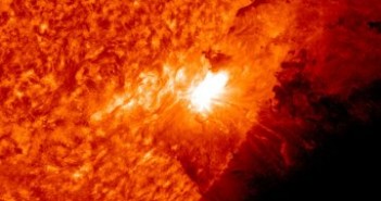 Siódmy czerwca, godzina 08:55 CEST - chwilę po fazie maksymalnej rozbłysku / Credits - NASA, SDO