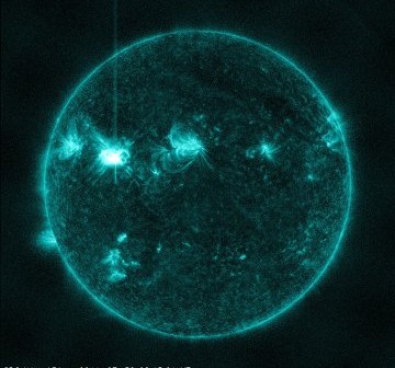 Godzina 04:15 CEST - 6 minut po maksymalnej fazie rozbłysku / Credits - NASA, SDO