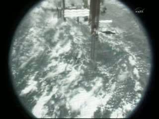 Oblot dookoła ISS - 09:35 CEST / Credits - NASA TV