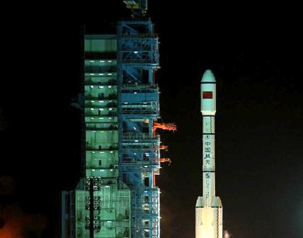 Start rakiety CZ-2F T1 z modułem kosmicznego laboratorium orbitalnego Tiangong-1 (Xinhua/Wang Jianmin)