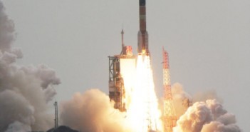 Start rakiety H-IIA z satelitą wywiadu IGS R-2 (NARITA Masahiro)